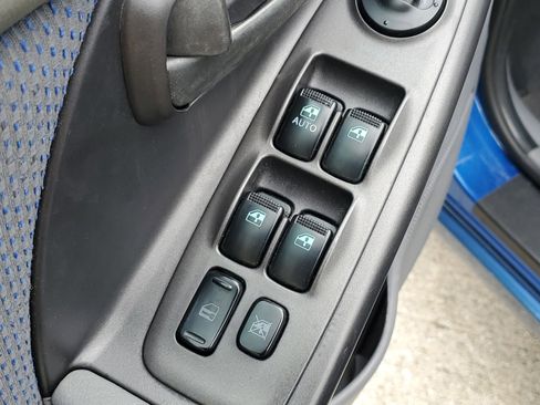 Used 2005 Hyundai Elantra GLS FWD image 18
