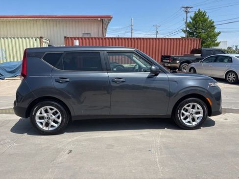 Used 2020 Kia Soul S FWD image 8