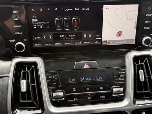 Used 2022 Kia Sorento SX FWD image 12