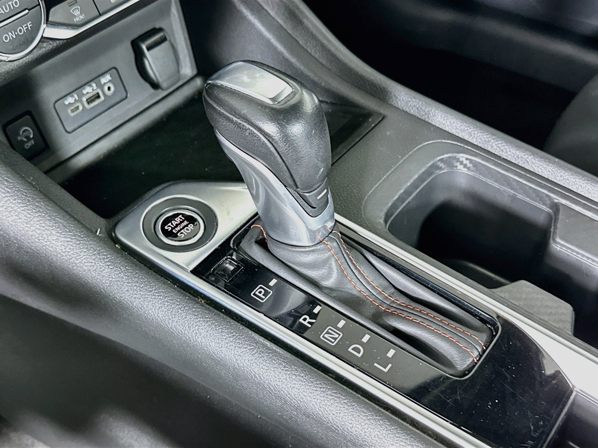 Used 2025 Nissan Sentra SR w/ Midnight Edition FWD image 24