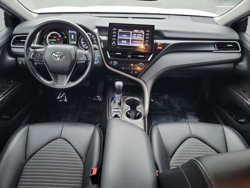 Certified 2022 Toyota Camry SE w/ Convenience Package image 11