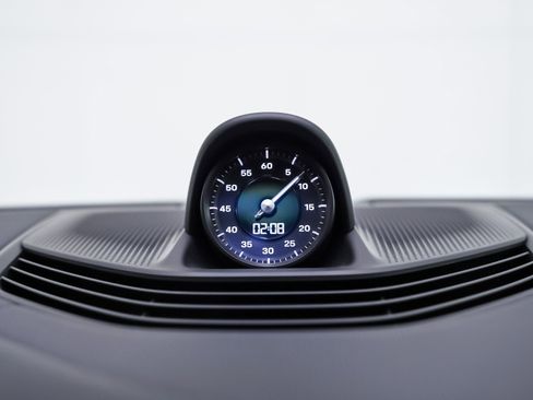 Used 2024 Porsche Taycan 4S image 23