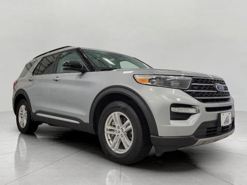 Used 2023 Ford Explorer XLT w/ Equipment Group 202A AWD/4WD image 1
