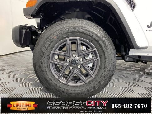 New 2025 Jeep Gladiator Sport image 9