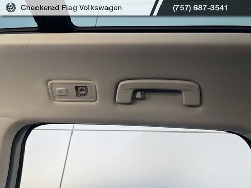 New 2025 Volkswagen Taos SE image 52