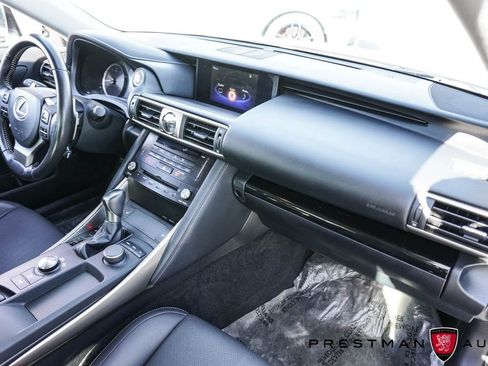 Used 2018 Lexus IS 300 AWD image 46