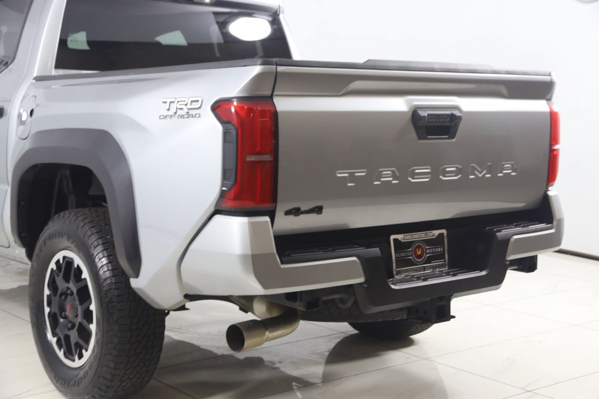 Used 2024 Toyota Tacoma TRD Off-Road AWD/4WD image 18