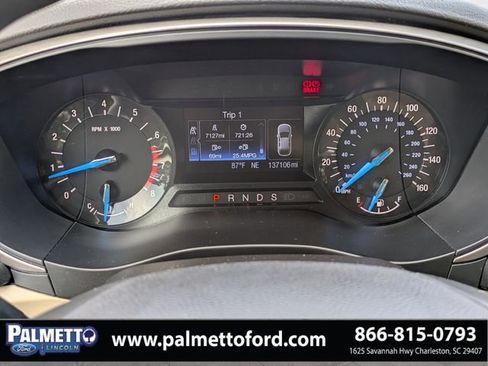 Used 2016 Ford Fusion SE FWD image 25