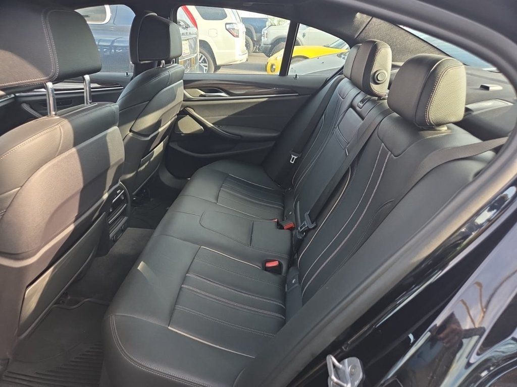 Used 2018 BMW 530e xDrive AWD/4WD image 11