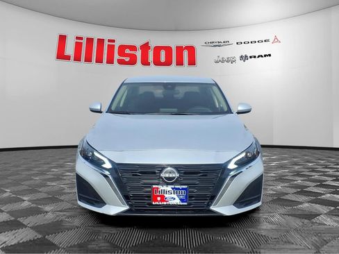 Used 2023 Nissan Altima 2.5 SV image 8