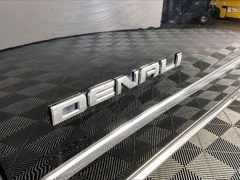 Used 2015 GMC Yukon Denali w/ Premium Package image 9