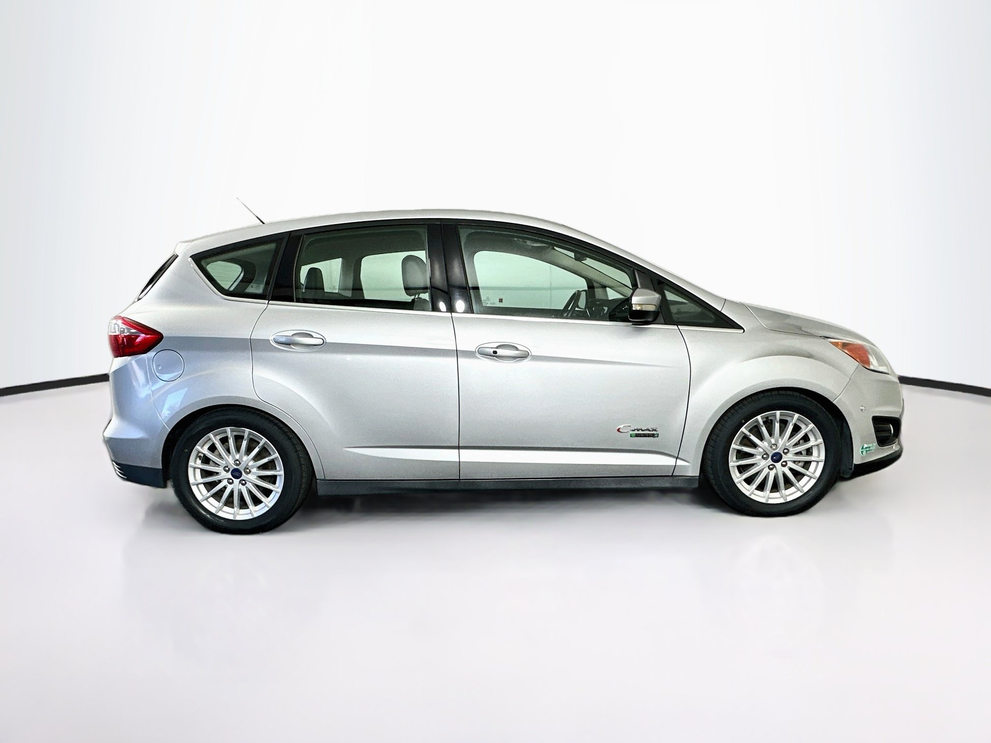 Used 2016 Ford C-MAX Energi SEL w/ Equipment Group 303A FWD image 10