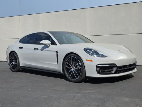 Certified 2023 Porsche Panamera image 9