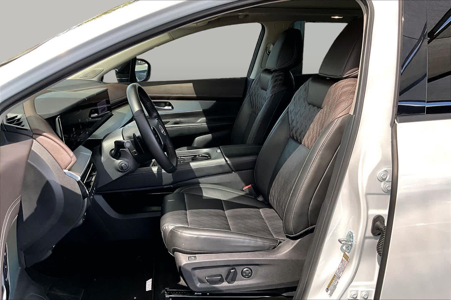 Used 2025 Nissan Murano Platinum w/ Cargo Package AWD/4WD image 8