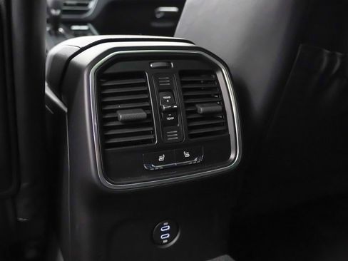 Certified 2025 Porsche Macan image 20