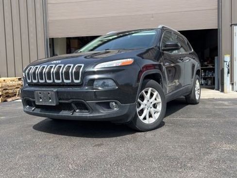 Used 2016 Jeep Cherokee Latitude w/ Safety/Convenience Group image 1