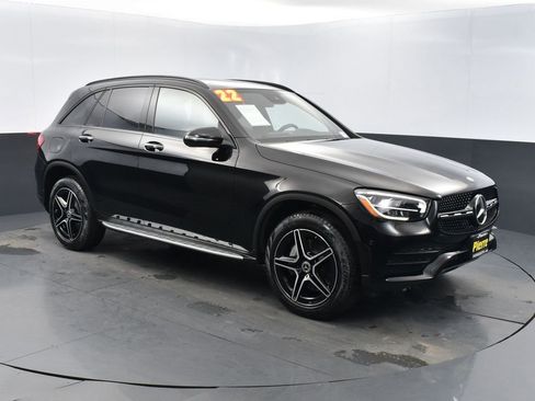 Used 2022 Mercedes-Benz GLC 300 4MATIC image 3