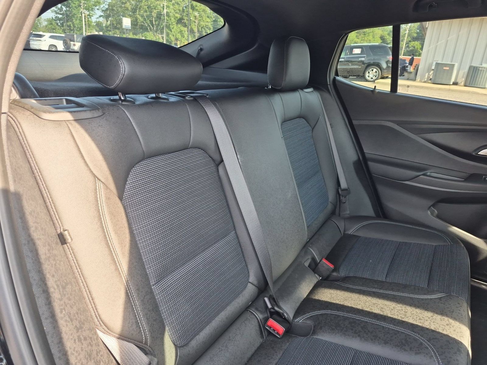 Used 2025 Buick Envista Preferred w/ Convenience II Package FWD image 24