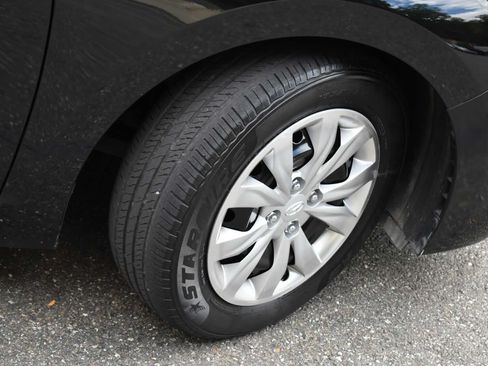 Used 2020 Hyundai Accent SE FWD image 34