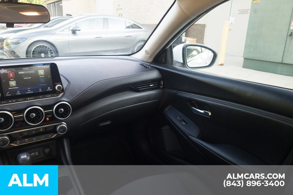 Used 2024 Nissan Sentra SV FWD image 18
