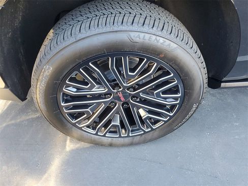 New 2026 GMC Yukon XL Denali w/ Denali Reserve Package image 5