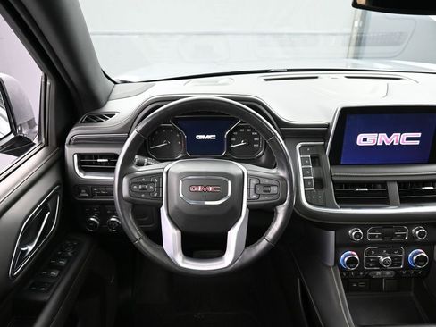 Used 2021 GMC Yukon SLT w/ SLT Premium Package image 19