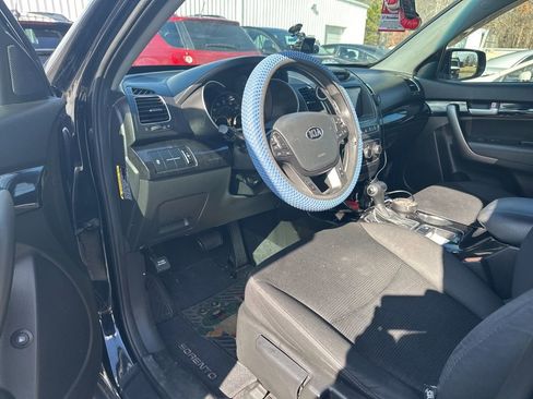 Used 2015 Kia Sorento LX image 10