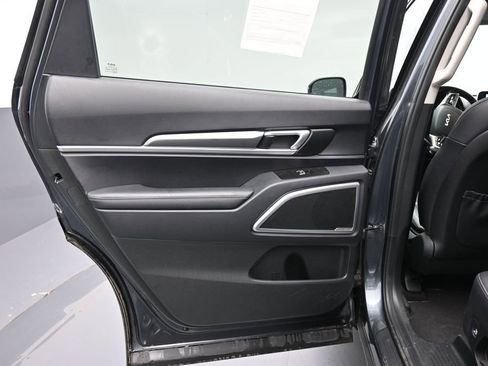 Used 2022 Kia Telluride LX AWD/4WD image 22