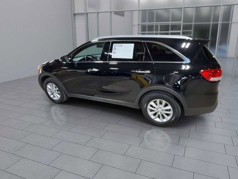 Used 2018 Kia Sorento LX w/ LX V6 Convenience Package image 6
