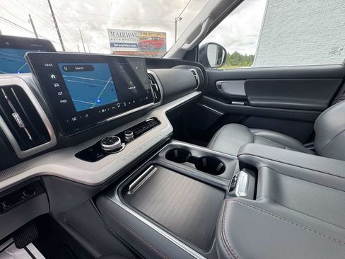 Used 2025 Ford Expedition Active AWD/4WD image 20