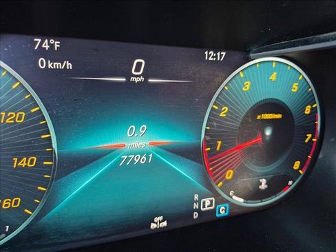 Used 2020 Mercedes-Benz GLC 300 4MATIC image 12