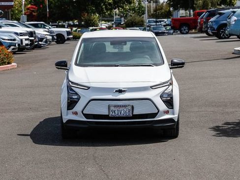 Used 2023 Chevrolet Bolt LT w/ Infotainment Package FWD image 7