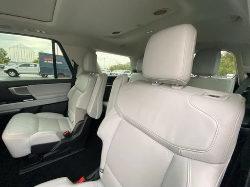 Certified 2025 Ford Expedition Platinum AWD/4WD image 23