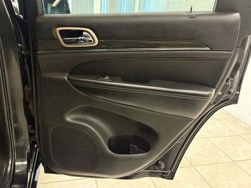 Used 2015 Jeep Grand Cherokee Overland image 20