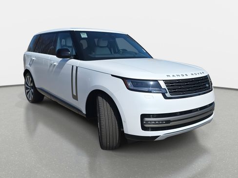 New 2026 Land Rover Range Rover Long Wheelbase SE image 3