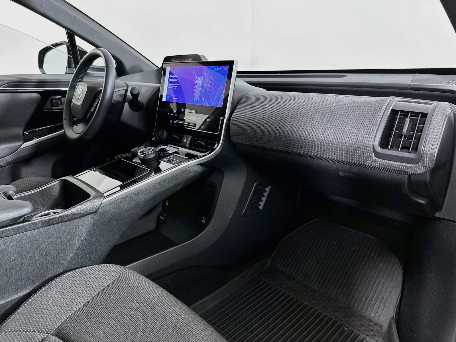 Certified 2023 Toyota bZ4X AWD image 29