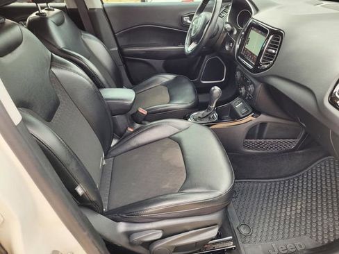 Used 2020 Jeep Compass Latitude image 23