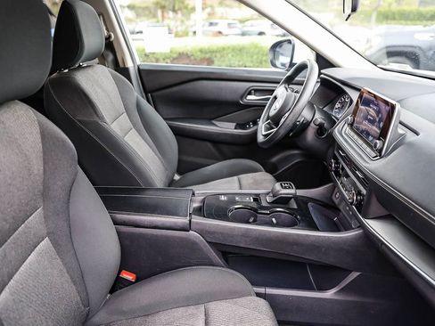 Used 2024 Nissan Rogue SV FWD image 17