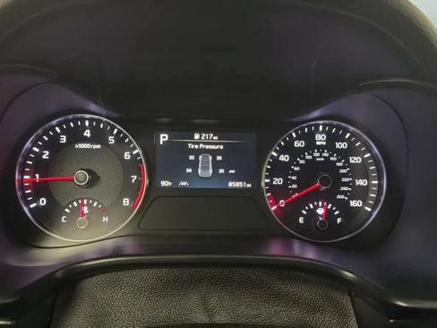 Used 2024 Kia Forte LXS w/ LXS Technology Package FWD image 11