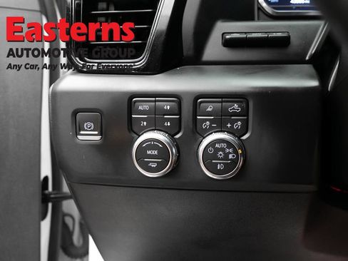 Used 2024 GMC Sierra 1500 AT4 w/ Technology Package AWD/4WD image 15