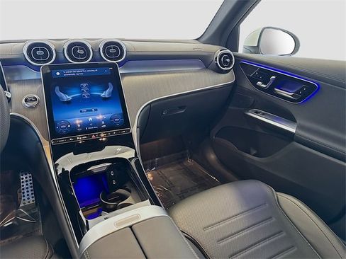 Certified 2025 Mercedes-Benz GLC 350e 4MATIC image 24