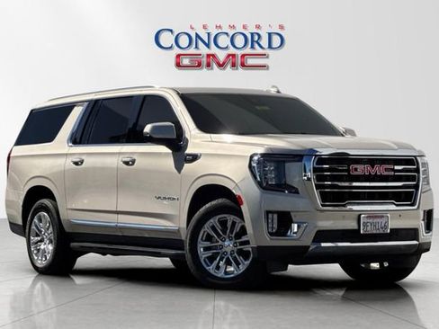 Used 2023 GMC Yukon XL SLT w/ SLT Premium Package AWD/4WD image 2