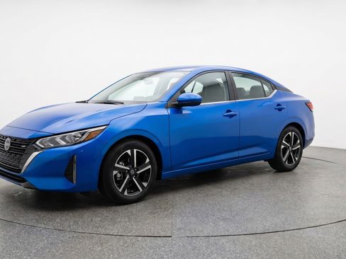 Used 2025 Nissan Sentra SV FWD image 3