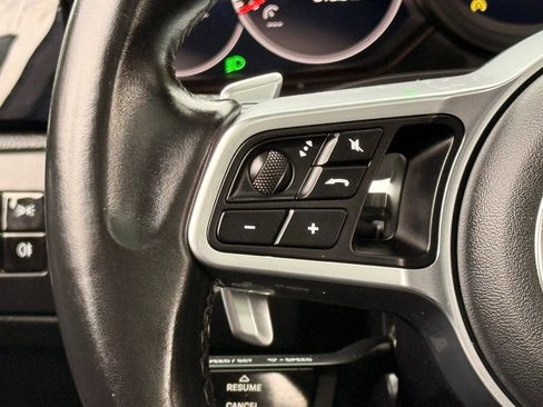 Used 2020 Porsche Cayenne image 25