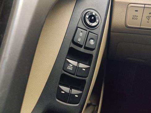 Used 2016 Hyundai Elantra SE FWD image 27