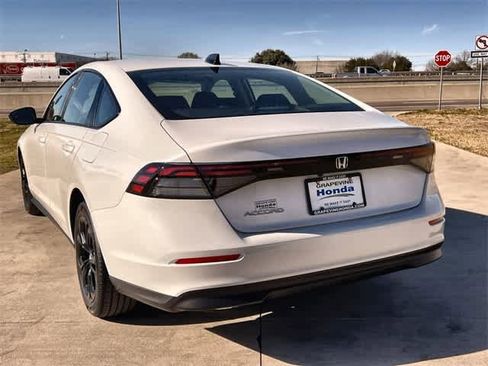 Certified 2025 Honda Accord SE image 5