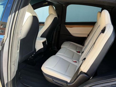 Used 2020 Tesla Model X Long Range image 34