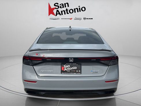 Used 2024 Honda Accord Touring image 7
