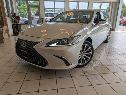 Used 2021 Lexus ES 300h w/ Premium Package