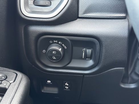 Used 2025 RAM 1500 Big Horn image 30